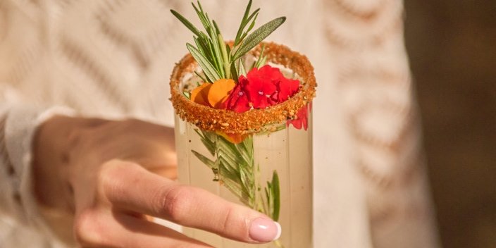 Bermeja Views – cocktails op de rooftop bij Hotel El Pilar Andalucía in Estepona